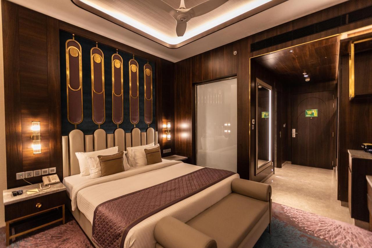 The Corinthians Resort And Club Πούνε Εξωτερικό φωτογραφία Suite room