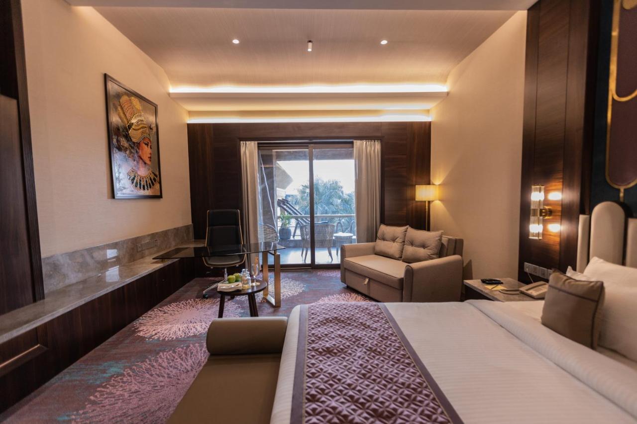 The Corinthians Resort And Club Πούνε Εξωτερικό φωτογραφία A room at the Taj Bengal