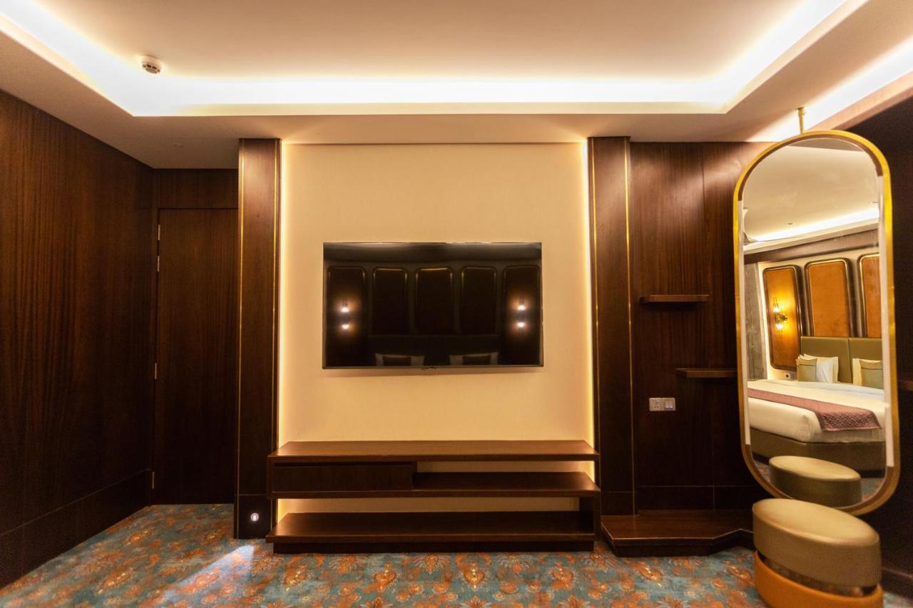 The Corinthians Resort And Club Πούνε Εξωτερικό φωτογραφία A suite on board