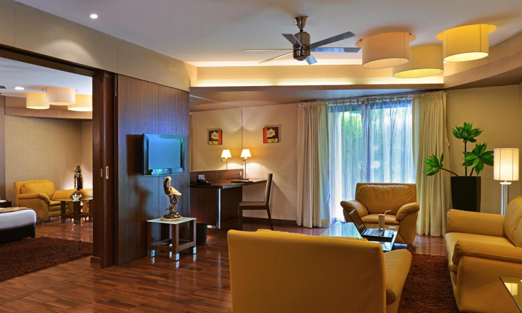 The Corinthians Resort And Club Πούνε Εξωτερικό φωτογραφία A suite at the hotel