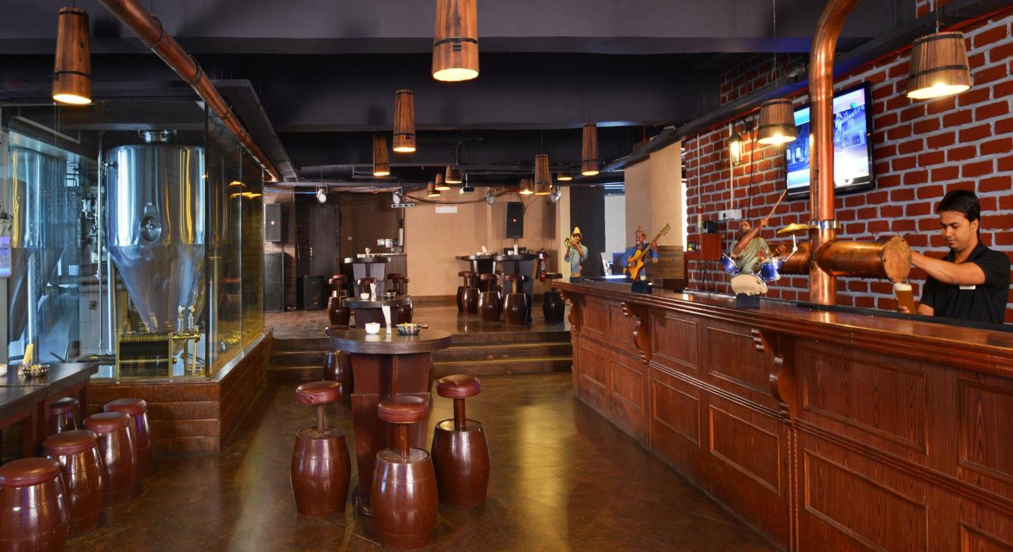 The Corinthians Resort And Club Πούνε Εξωτερικό φωτογραφία The bar at the brewery